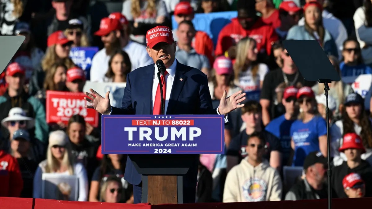 President Donald Trump (R)