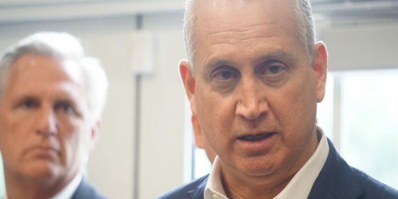 Diaz-Balart Denounces 'Fraudulent Trial' Against Former Colombian President Uribe