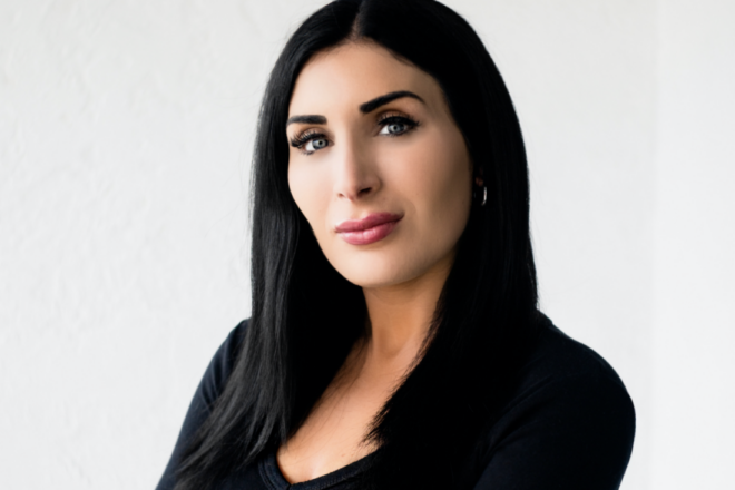 Salazar and Laura Loomer Fight on X About Cubans, Haitians, Venezuelans, and Nicaraguans' Legality